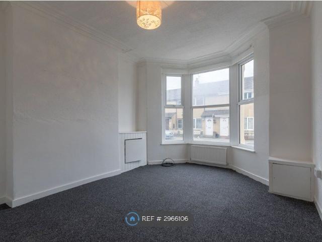 Apartment for rent in West End, Bare