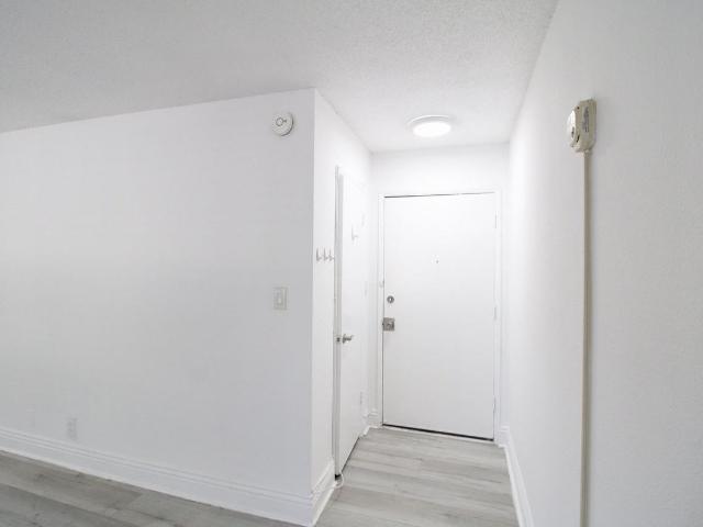 Apartment for rent in Canoga Park, California