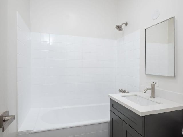Apartment for rent in Canoga Park, California