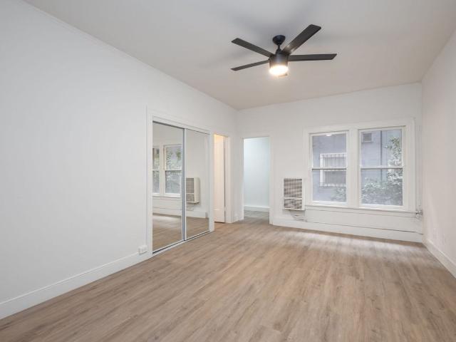 Apartment for rent in Canoga Park, California