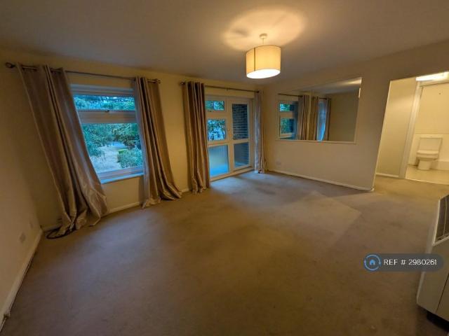 Apartment for rent in Carshalton Beeches, Greater London