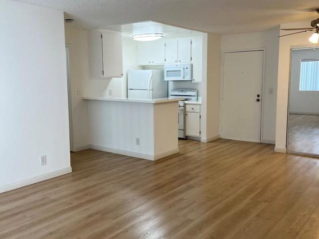 Apartment for rent in Canoga Park, California