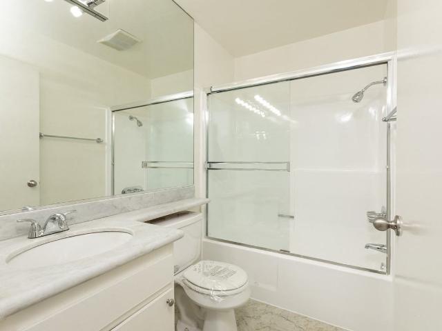 Apartment for rent in Canoga Park, California