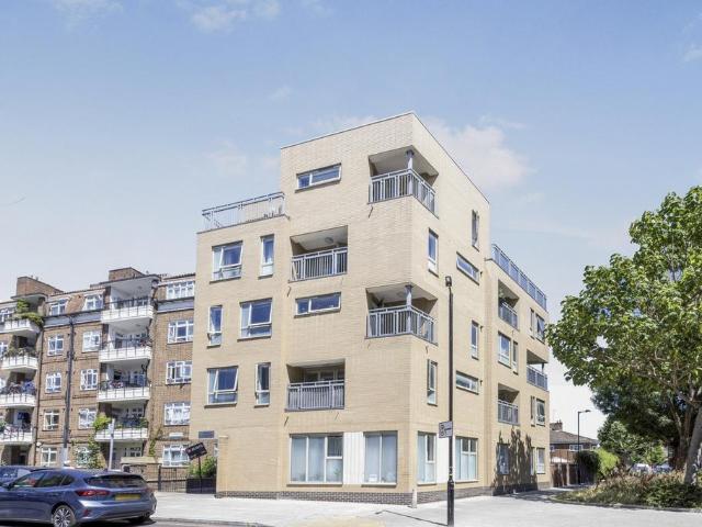 House for rent in Walworth, Greater London