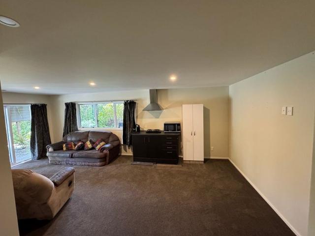 Apartment for rent in Chaslands, Canterbury