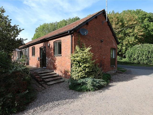 House for rent in Shucknall, Dormington