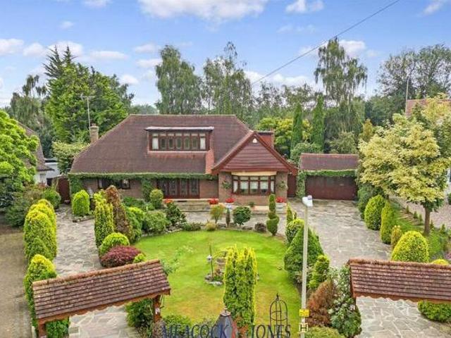 House for sale in Lyons, Greater London