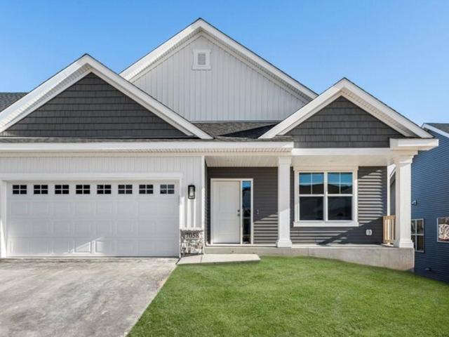 House for sale in Maple Grove House for sale in Maple Grove