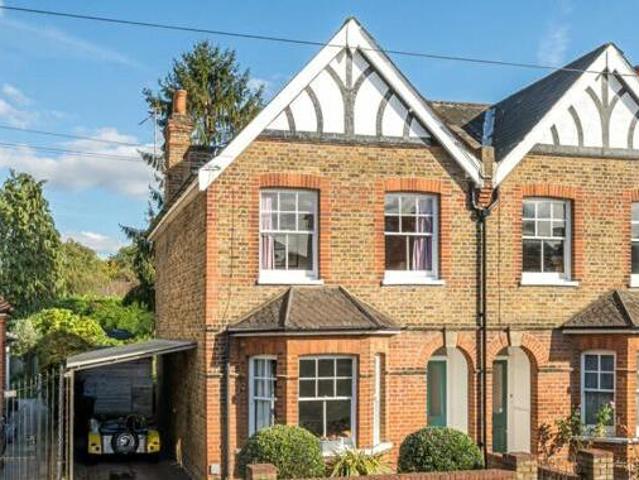 House for sale in Thames Ditton