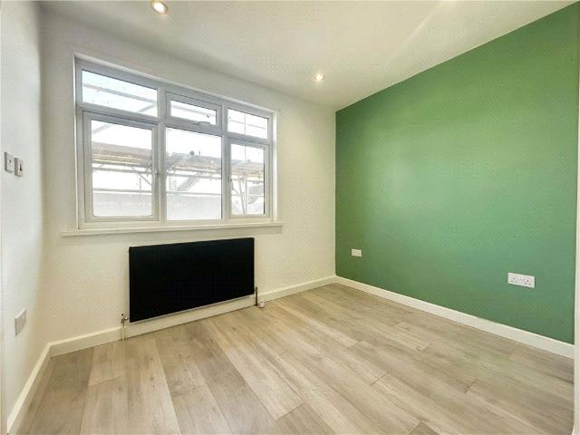 Room for rent in Woodbridge Hill, Guildford