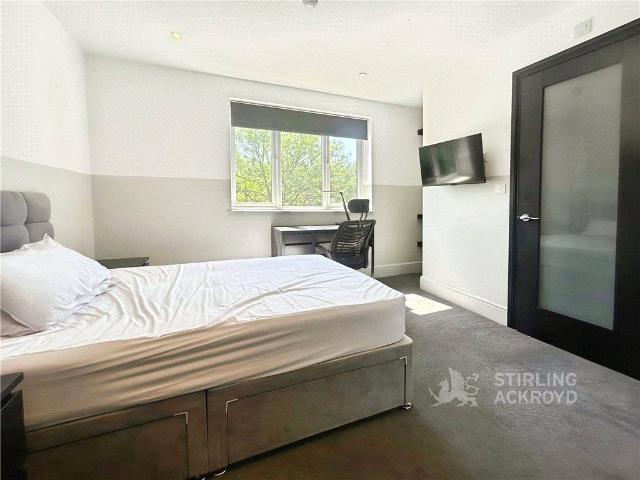 Room for rent in Woodbridge Hill, Westborough