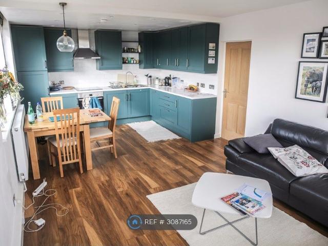 Apartment for rent in Bermondsey Village, Greater London
