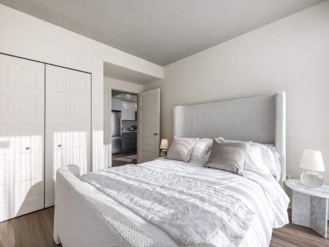 Apartment for rent in Pointe-Claire, Montréal (région administrative)
