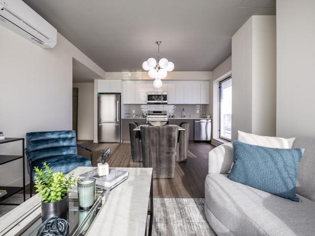 Apartment for rent in Pointe-claire, Quebec