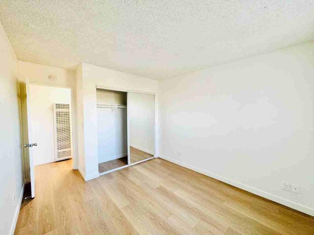 Apartment for rent in Midway City, California