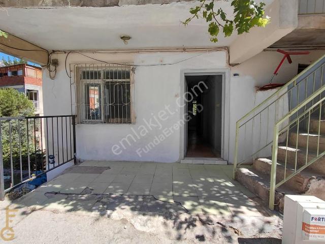 Bayrakli, İzmir içerisinde kiralık mülk