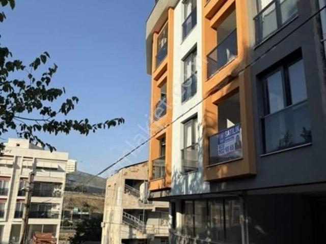 Refik Şevket İnce Mahallesi, Bayraklı içerisinde kiralık mülk