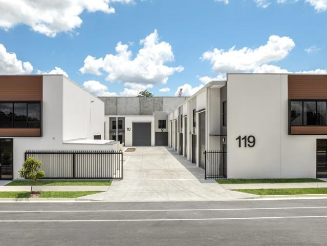 Warehouse for rent in Toombul, Queensland
