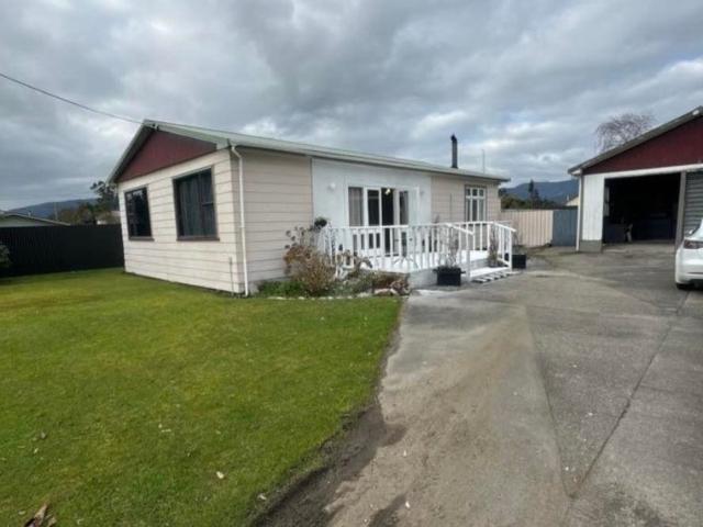 House for rent in Fairdown, West Coast