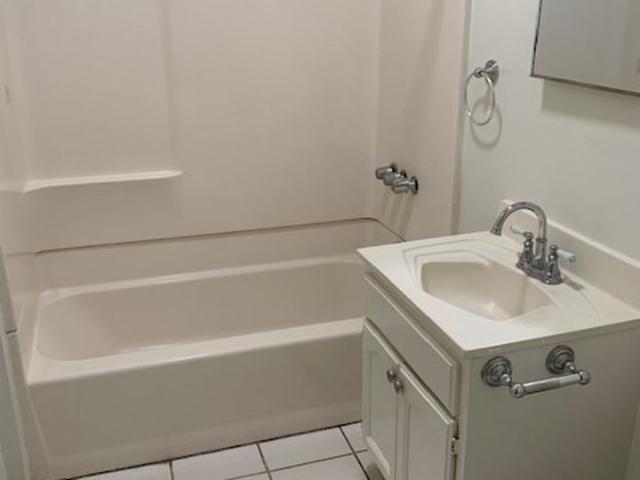 Apartment for rent in Canoga Park, California
