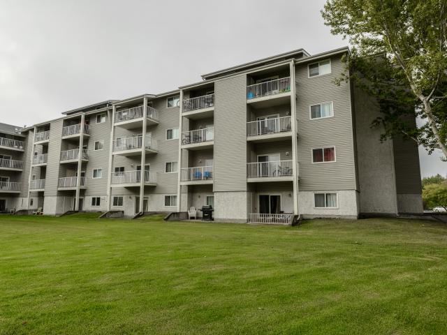 Apartment for rent in Wedgewood, Alberta