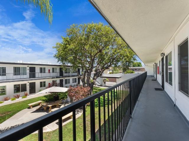 Apartment for rent in Costa Mesa, California