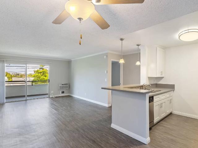 Apartment for rent in Canoga Park, California