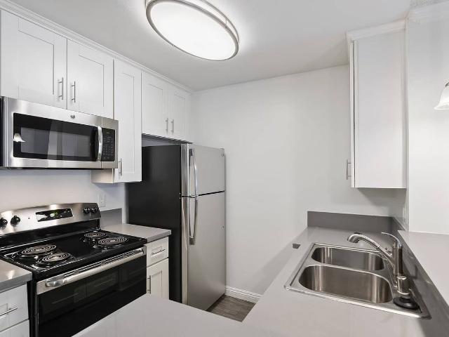 Apartment for rent in Canoga Park, California
