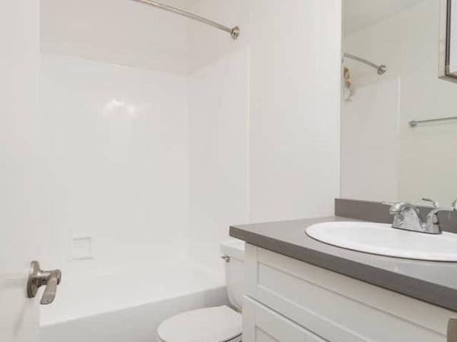 Apartment for rent in Canoga Park, California
