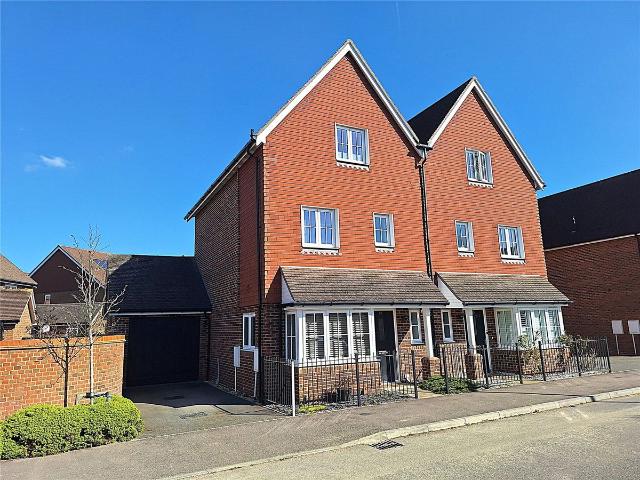 House for rent in Greenfields, Red Hill