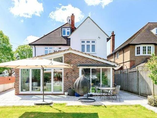 House for sale in Thames Ditton