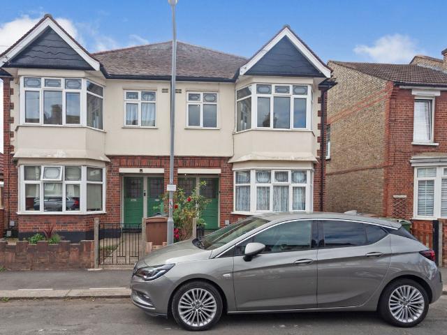 Apartment for rent in South Chingford, Highams Park