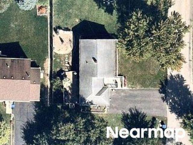 House for sale in Mchenry, Illinois