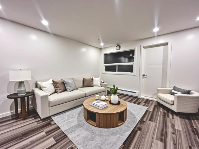 Apartment for rent in Dollard-des-ormeaux, Quebec