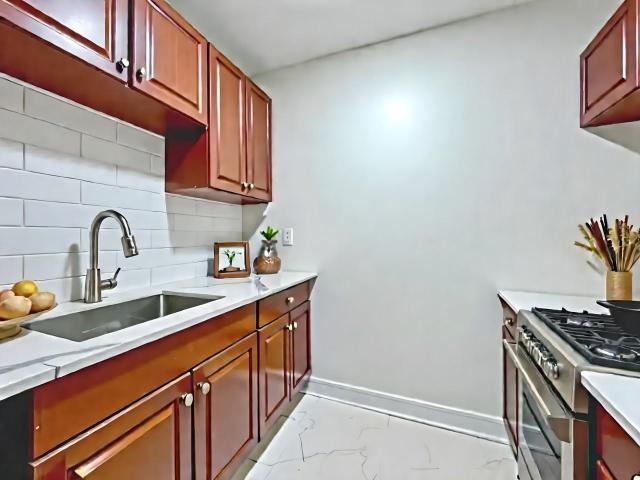 Apartment for rent in Dollard-des-ormeaux, Quebec