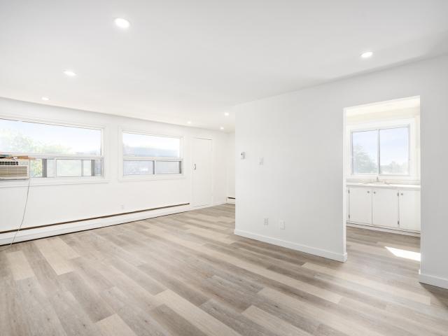 Apartment for rent in Dollard-des-ormeaux, Quebec