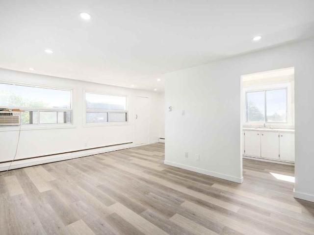 Apartment for rent in Dollard-des-ormeaux, Quebec