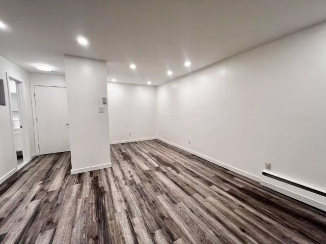 Apartment for rent in Dollard-des-Ormeaux, Montréal (région administrative)