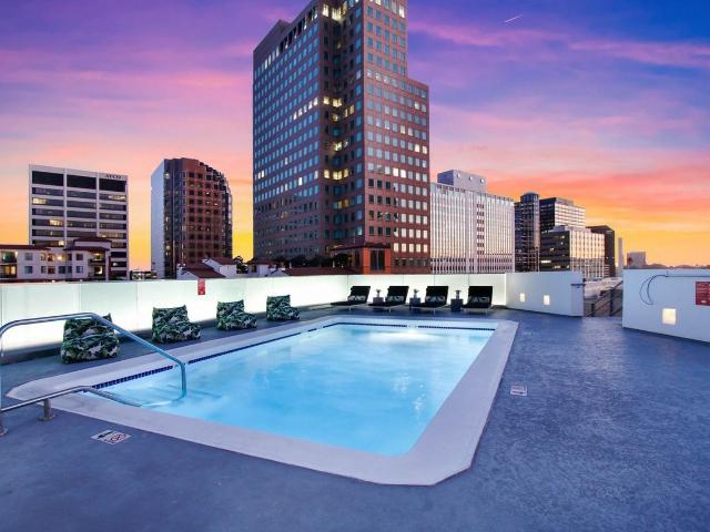Apartment for rent in Canoga Park, California