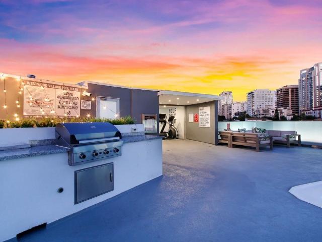 Apartment for rent in Canoga Park, California
