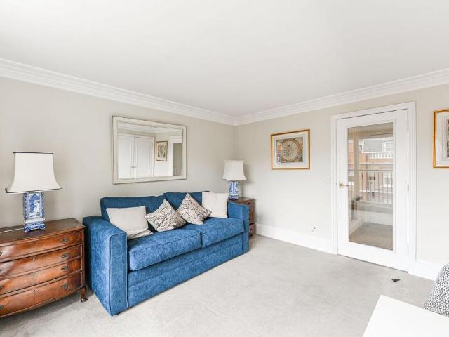Apartment for rent in South Kensington, Greater London