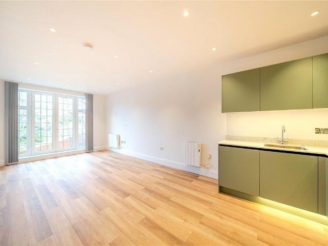 House for rent in Northwood, Greater London