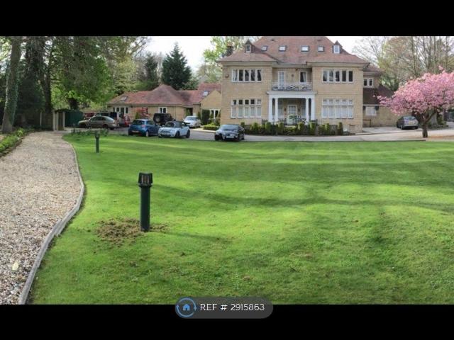 Apartment for rent in Oakwood, West Yorkshire