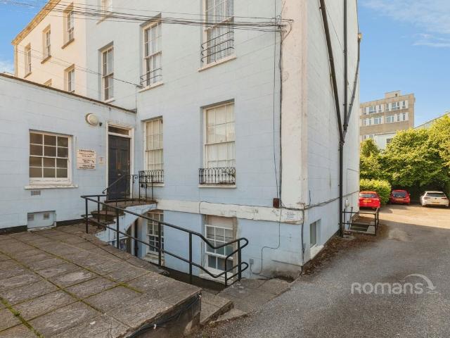 Studio for rent in Spike Island, Feckenham