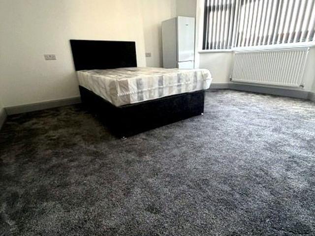 Studio for rent in Slough