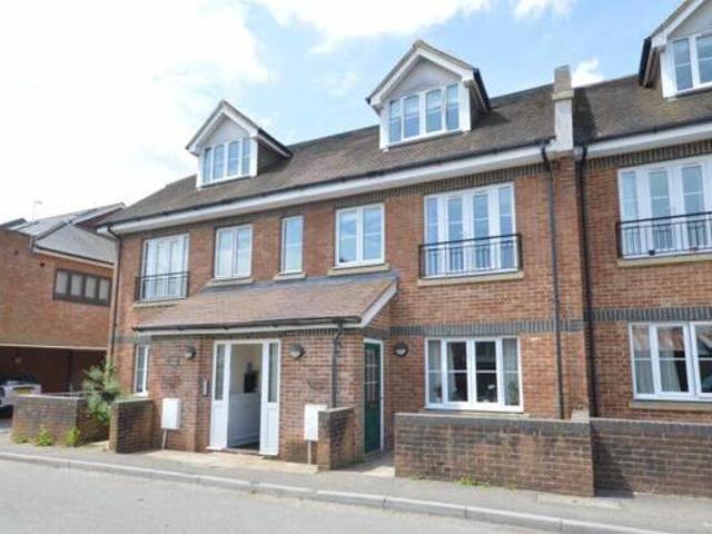 House for sale in Fole, Surrey