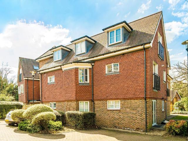 Apartment for rent in Weybridge, Elmbridge