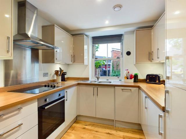 Apartment for rent in Chertsey, Runnymede