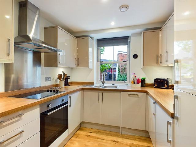 House for rent in Chertsey, Runnymede