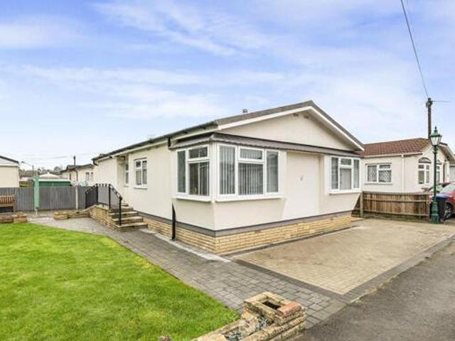 House for sale in Addlestone, Runnymede